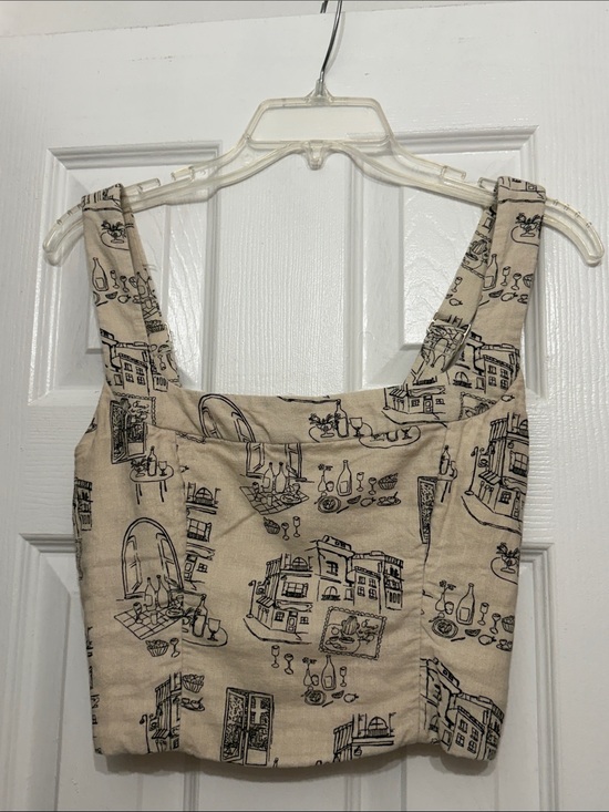 Abercrombie & Fitch Tops - Abercrombie Beige Printed Square-Neck Crop Top